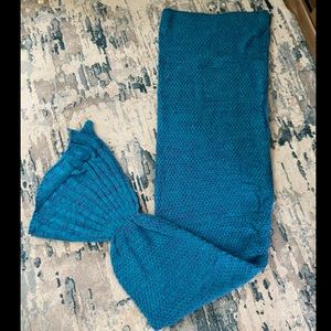 New Mermaid Body Blanket Blue Woven